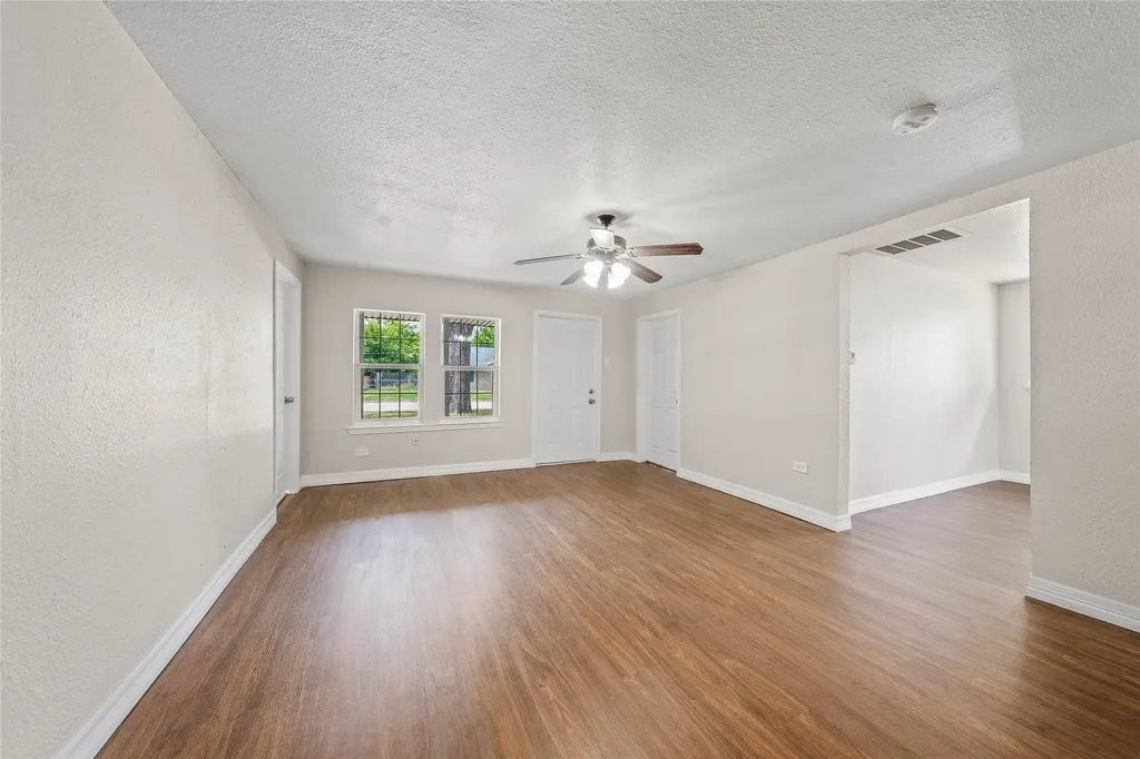 117 N Oak Street Lacy Lakeview TX 76705