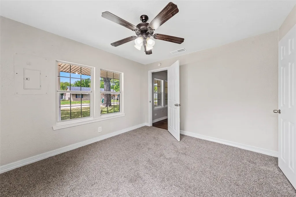117 N Oak Street Lacy Lakeview TX 76705