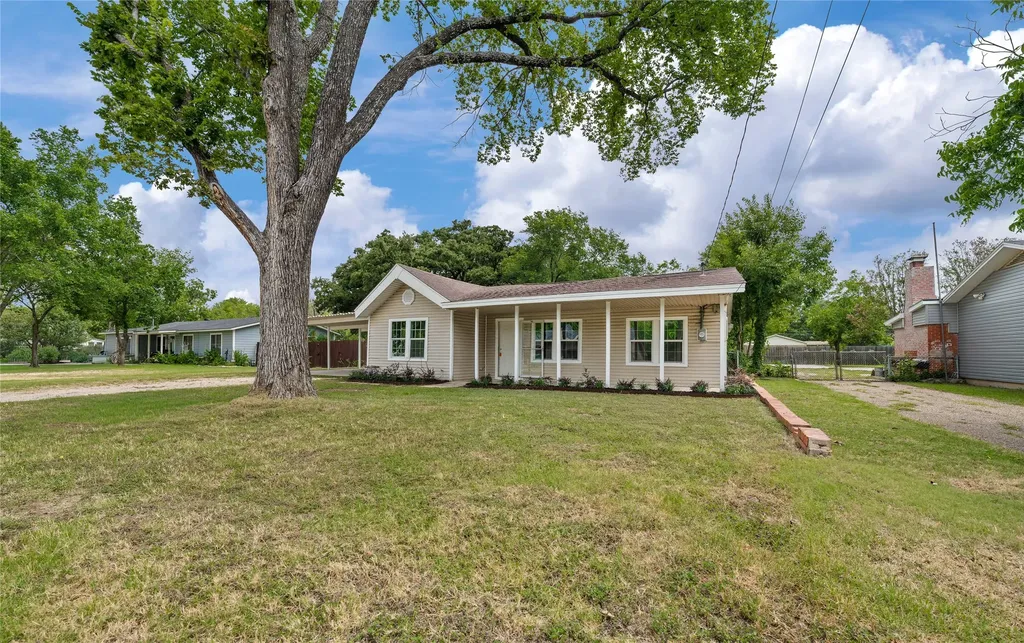 117 N Oak Street Lacy Lakeview TX 76705
