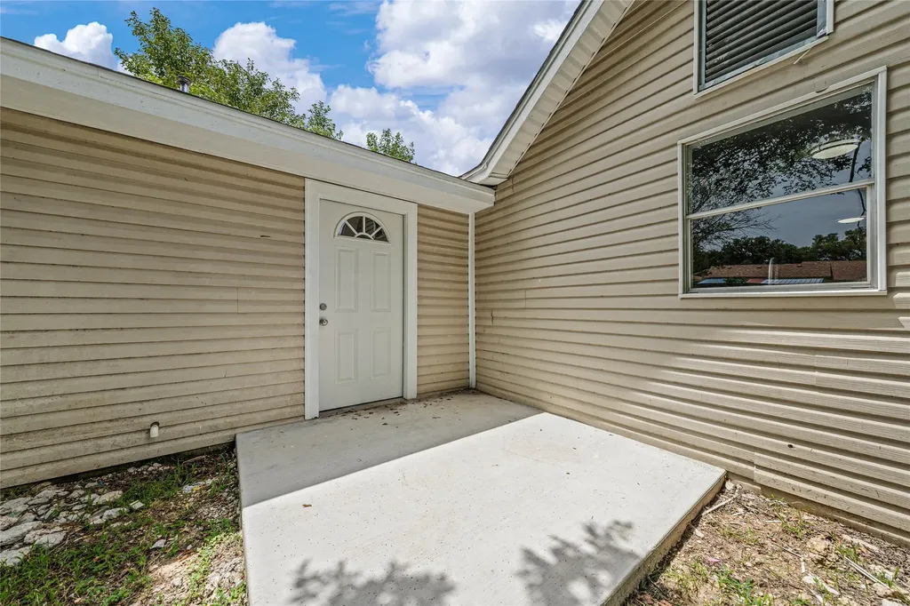 117 N Oak Street Lacy Lakeview TX 76705