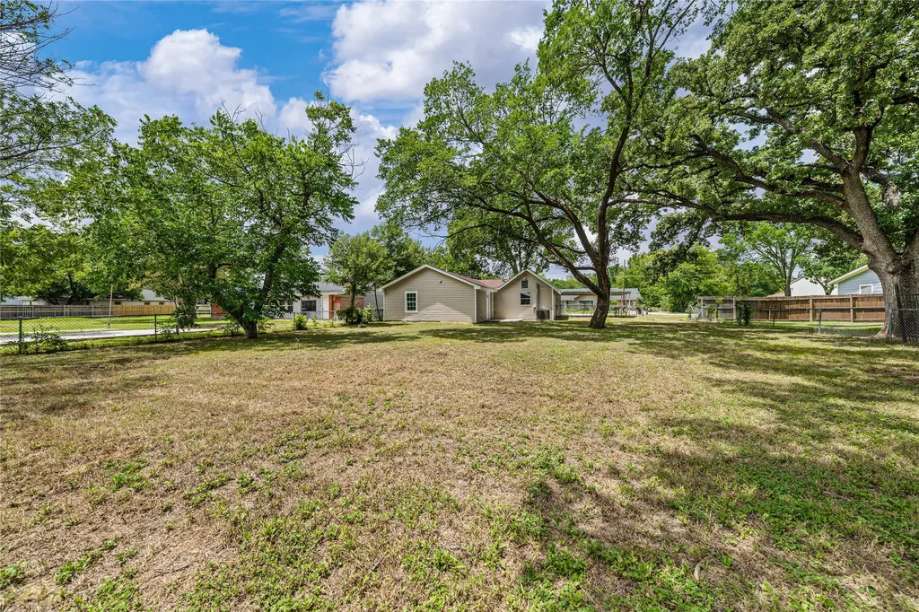 117 N Oak Street Lacy Lakeview TX 76705