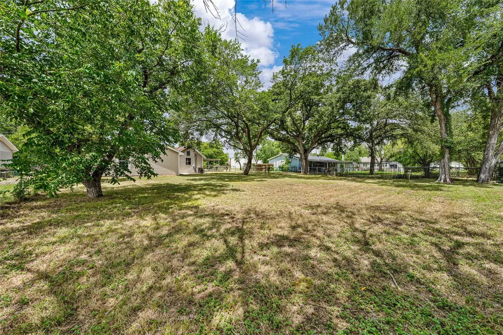 117 N Oak Street Lacy Lakeview TX 76705
