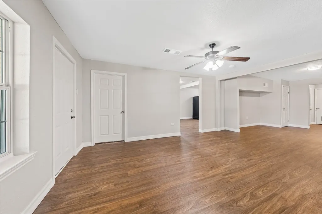117 N Oak Street Lacy Lakeview TX 76705