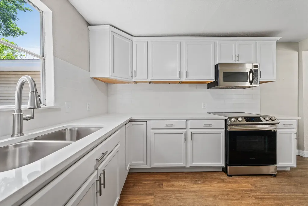 117 N Oak Street Lacy Lakeview TX 76705