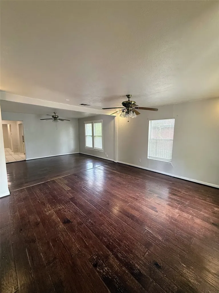 1007 W Clarendon Drive Dallas TX 75208