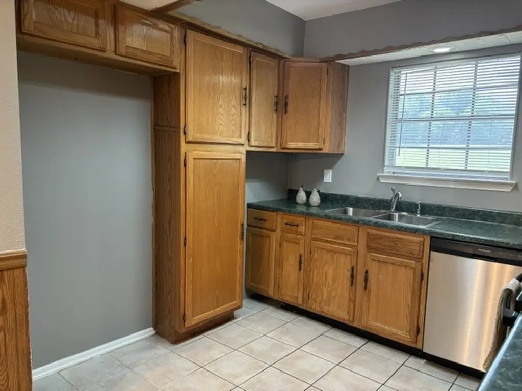 22 E Townhouse Lane Grand Prairie TX 75052
