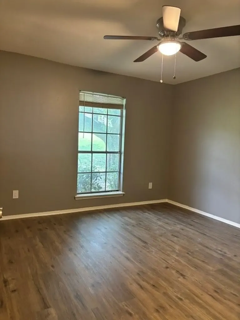 22 E Townhouse Lane Grand Prairie TX 75052