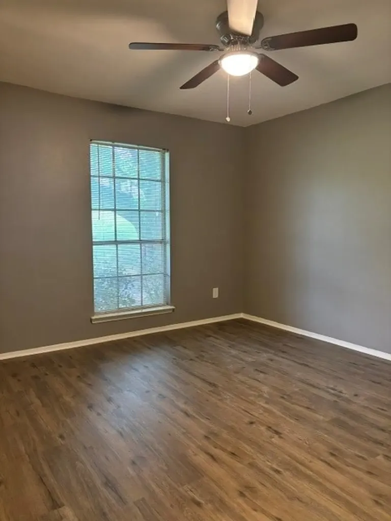 22 E Townhouse Lane Grand Prairie TX 75052
