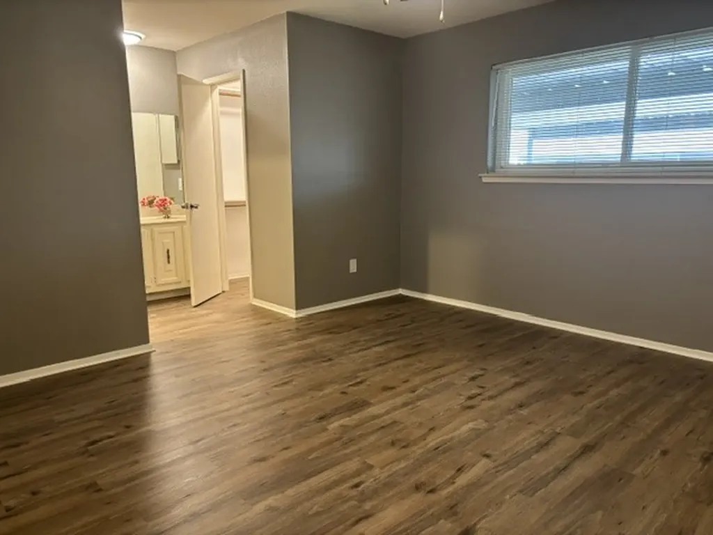 22 E Townhouse Lane Grand Prairie TX 75052