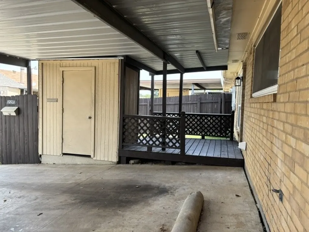 22 E Townhouse Lane Grand Prairie TX 75052
