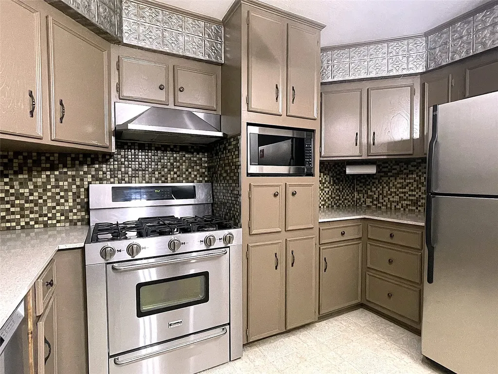 525 N Fm 80 N Streetman TX 75859