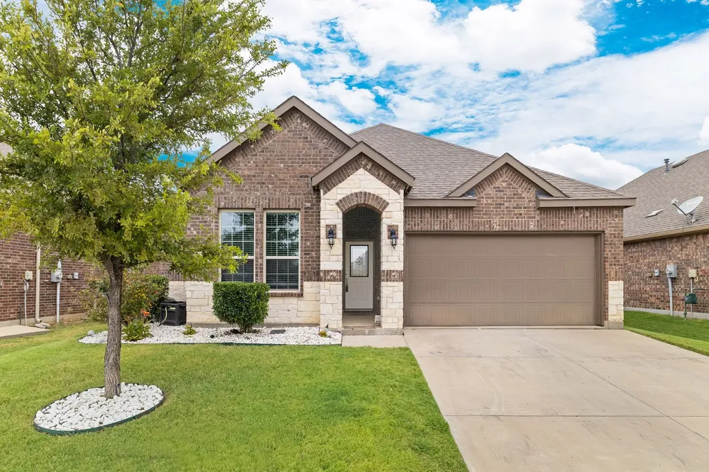 2717 Ainsworth Road Aubrey TX 76227