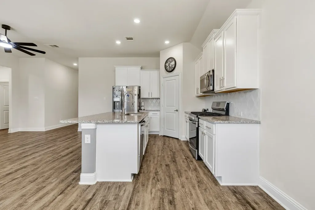 2717 Ainsworth Road Aubrey TX 76227