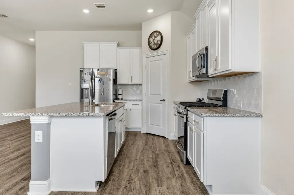 2717 Ainsworth Road Aubrey TX 76227