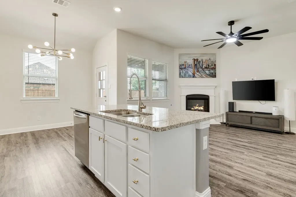 2717 Ainsworth Road Aubrey TX 76227