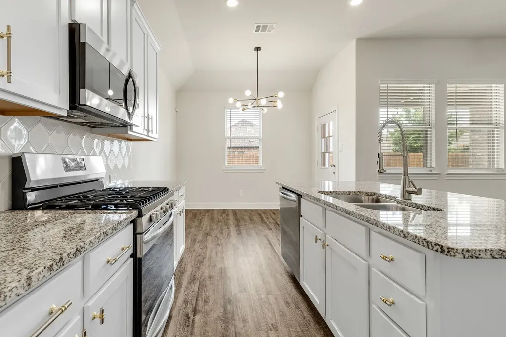 2717 Ainsworth Road Aubrey TX 76227