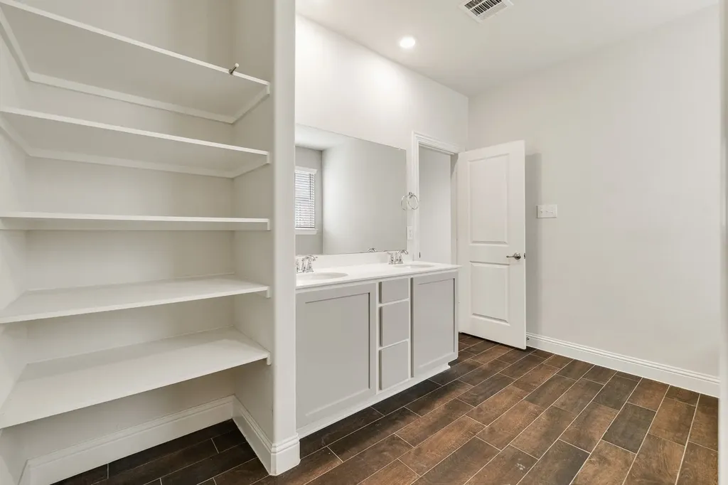 2717 Ainsworth Road Aubrey TX 76227