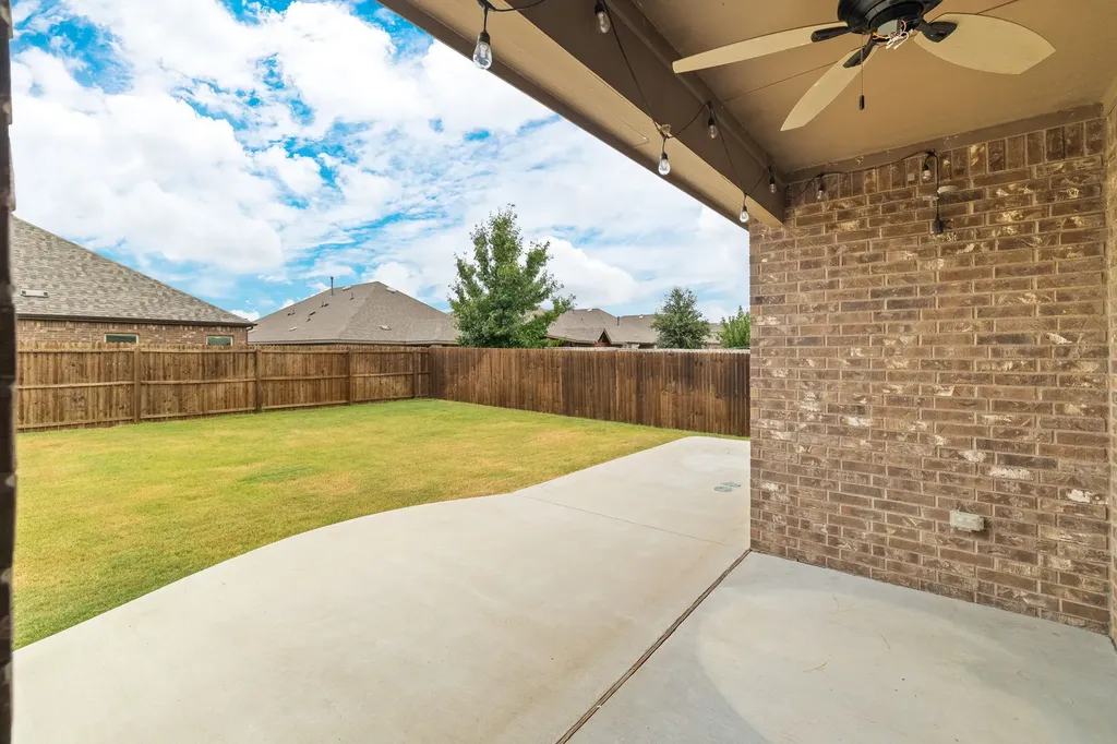 2717 Ainsworth Road Aubrey TX 76227