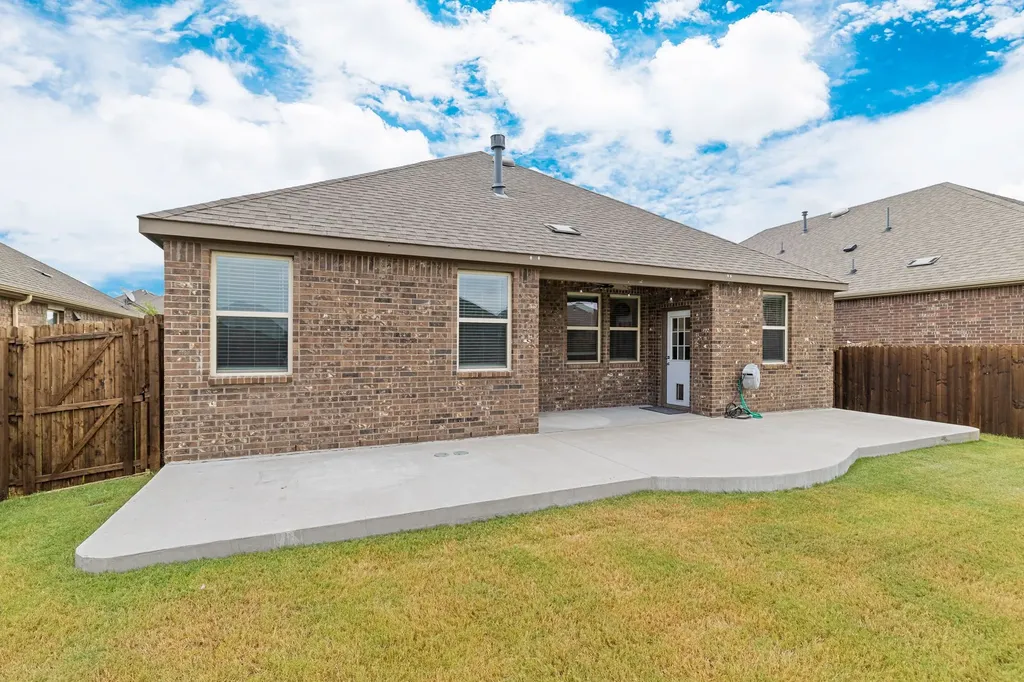 2717 Ainsworth Road Aubrey TX 76227
