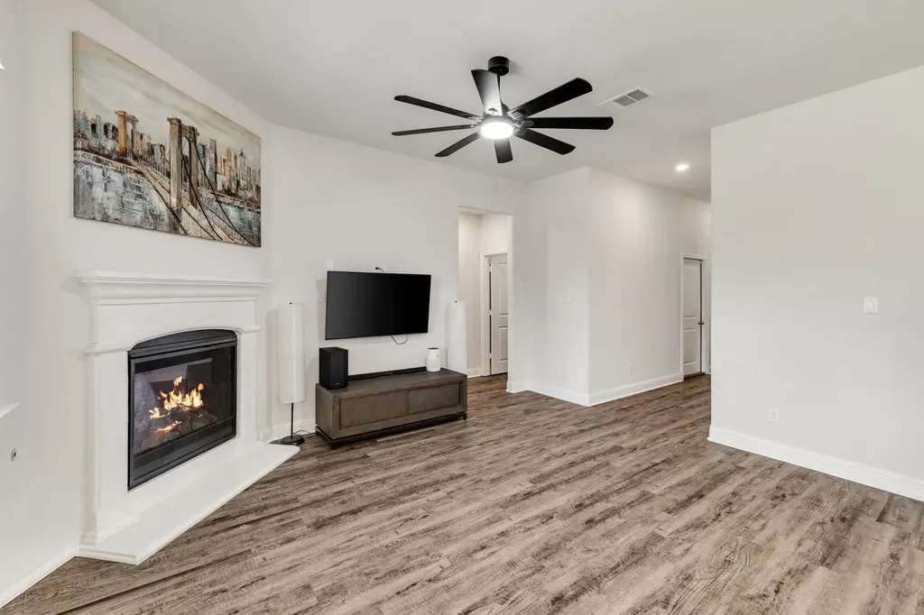 2717 Ainsworth Road Aubrey TX 76227