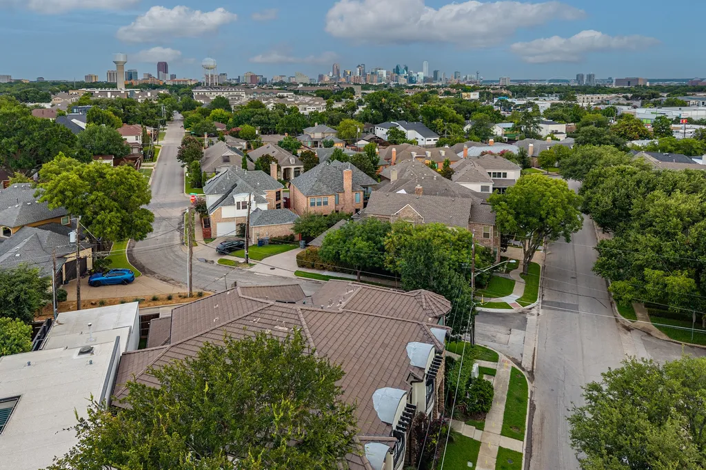5606 La Foy Boulevard Dallas TX 75209