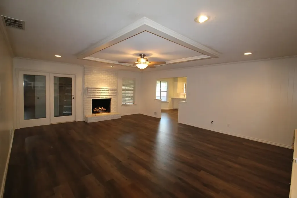 10146 Coveridge Drive Dallas TX 75238