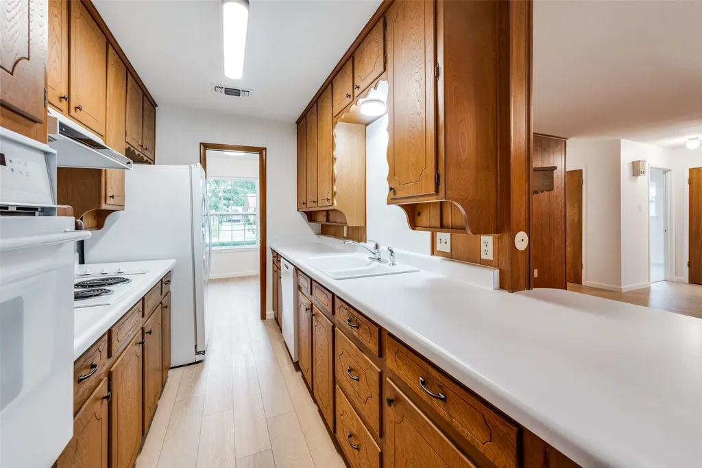 225 Glenn Drive Hurst TX 76053