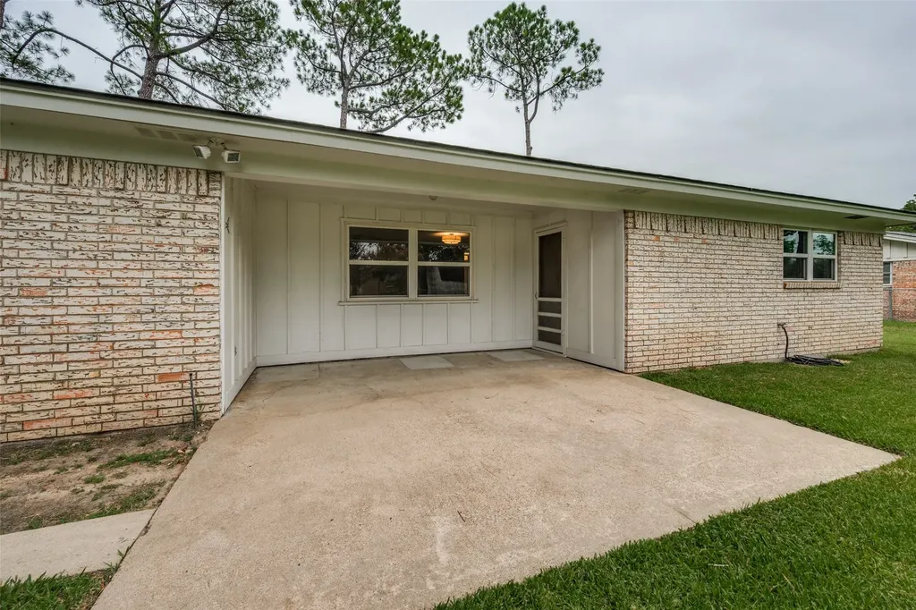 225 Glenn Drive Hurst TX 76053