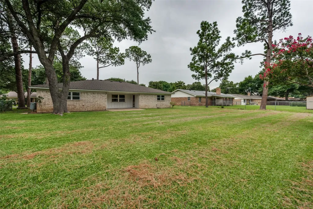 225 Glenn Drive Hurst TX 76053