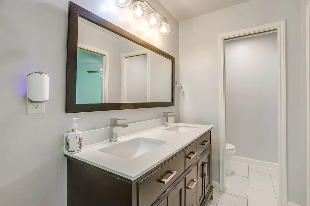 5433 Como Drive Fort Worth TX 76107
