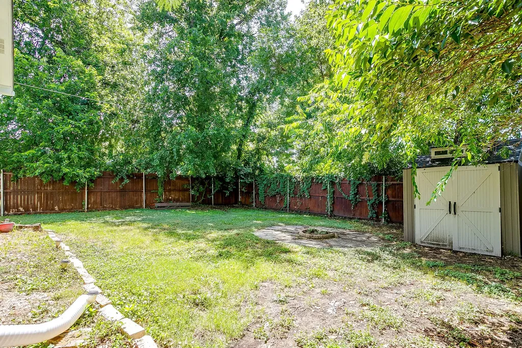 5433 Como Drive Fort Worth TX 76107