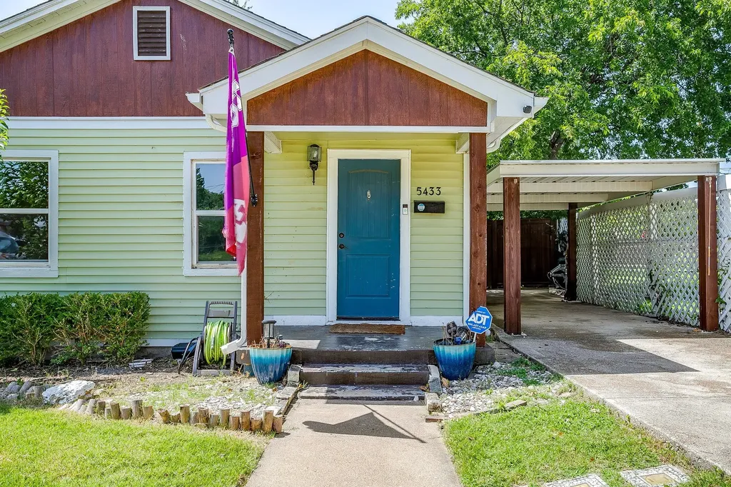 5433 Como Drive Fort Worth TX 76107