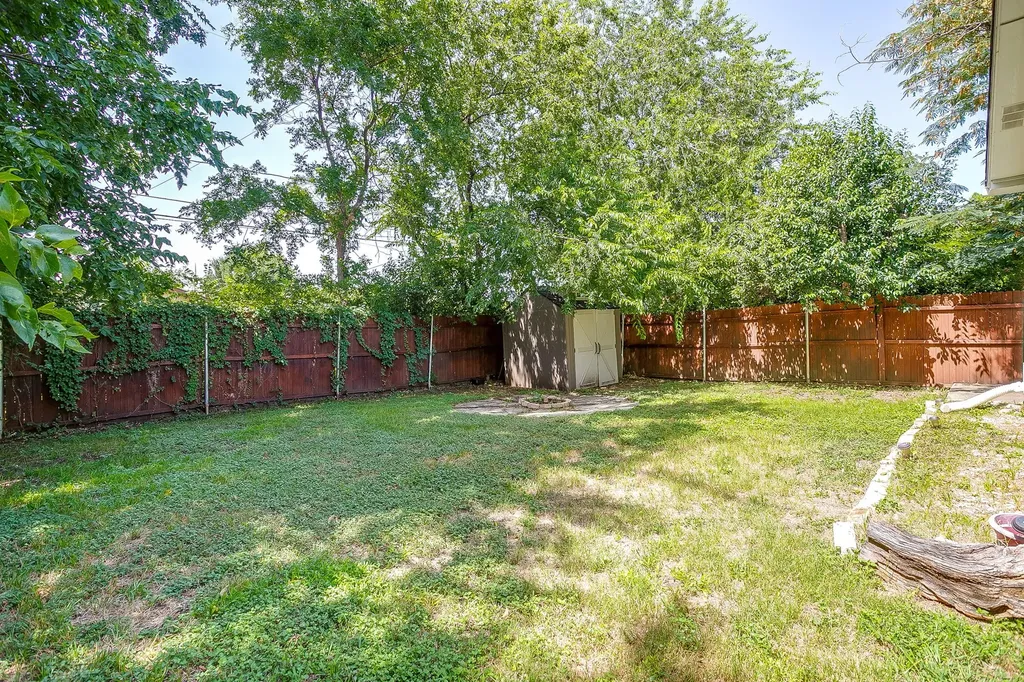 5433 Como Drive Fort Worth TX 76107
