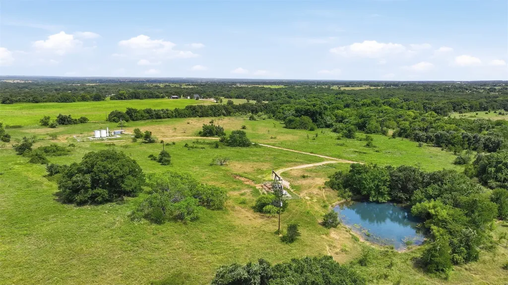 647 County Road 1480 Alvord TX 76225