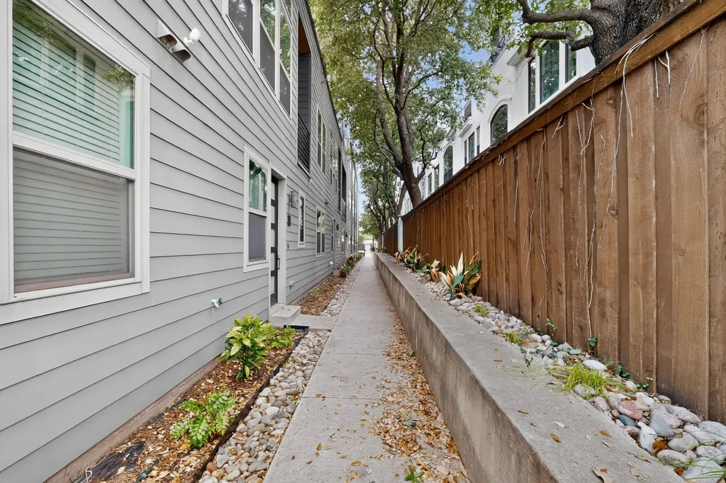3170 Carmel Street Dallas TX 75204