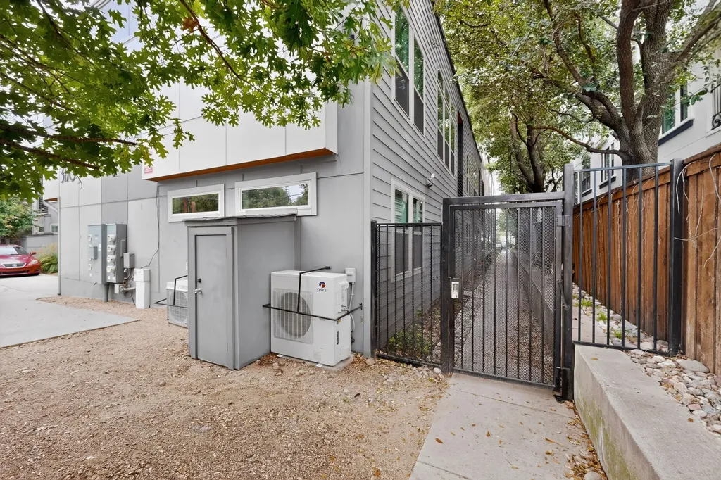3170 Carmel Street Dallas TX 75204