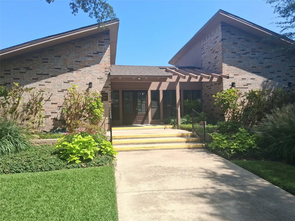 10626 Northboro Street Dallas TX 75230