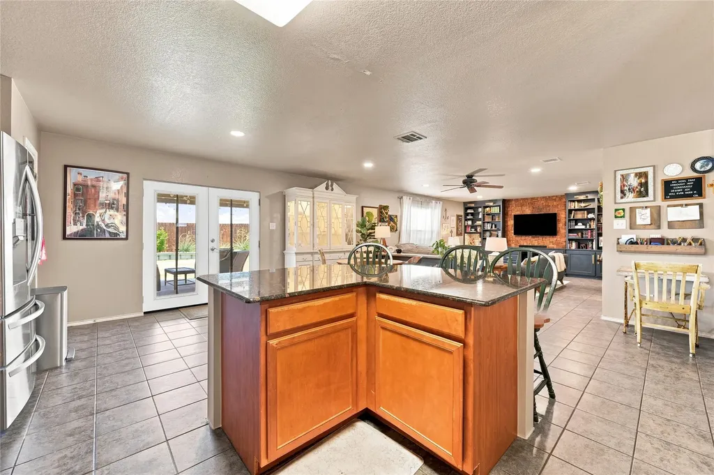 212 Cheyenne Drive Waxahachie TX 75165