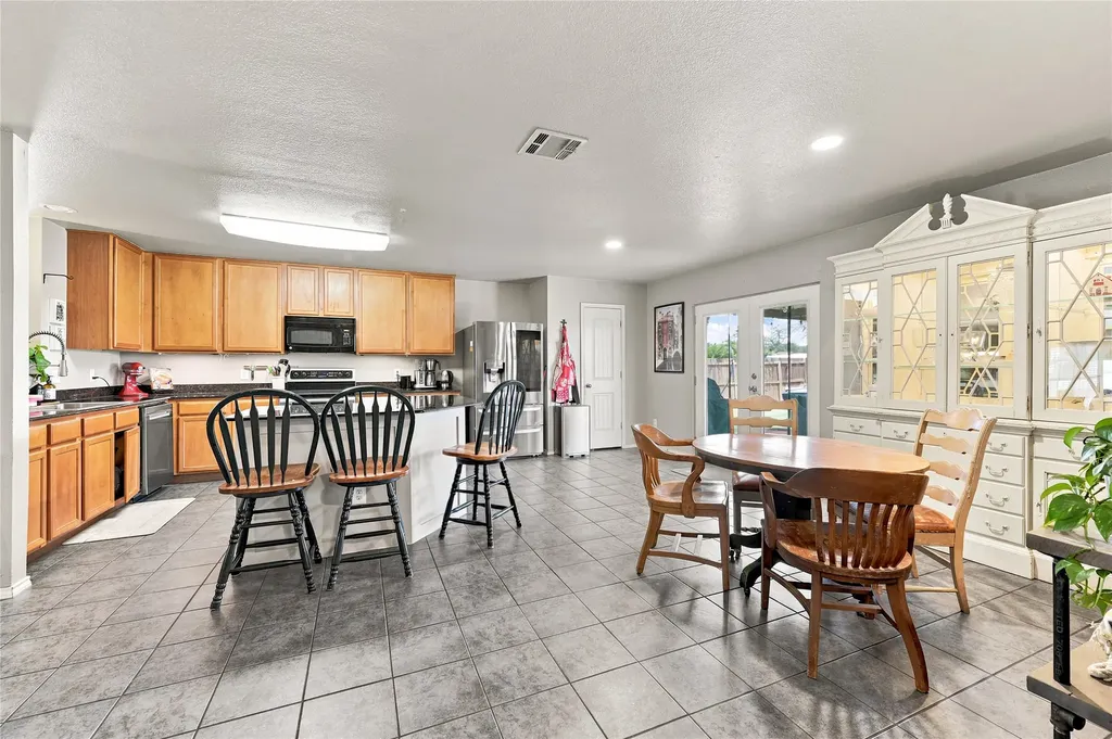 212 Cheyenne Drive Waxahachie TX 75165