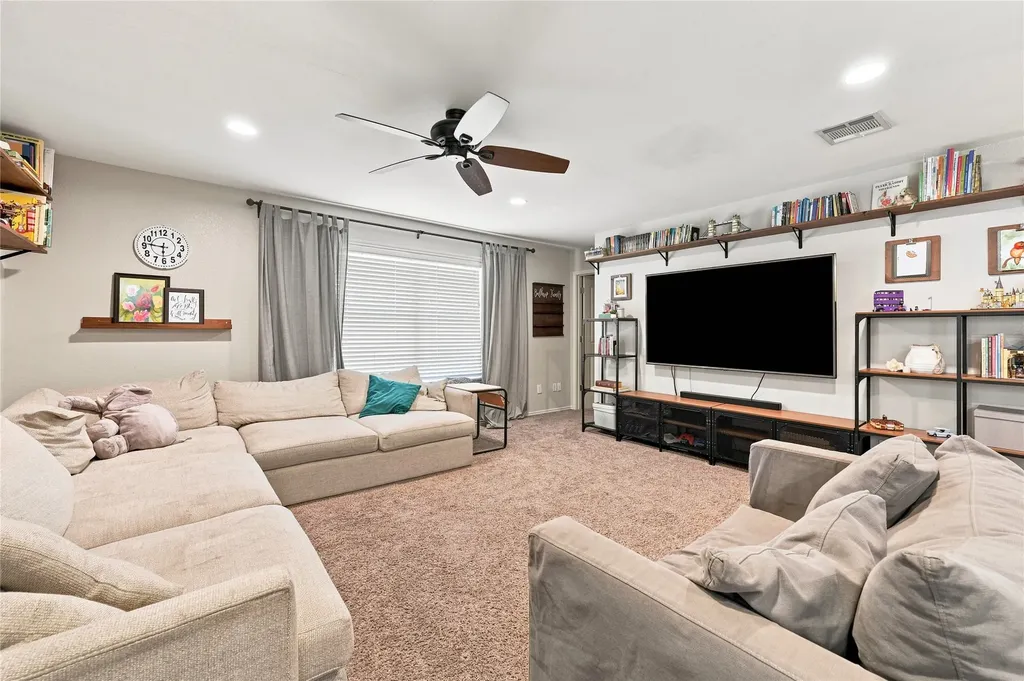 212 Cheyenne Drive Waxahachie TX 75165