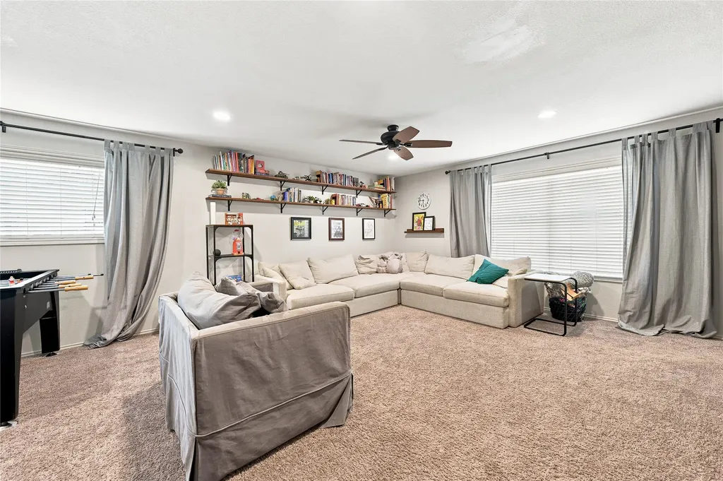 212 Cheyenne Drive Waxahachie TX 75165