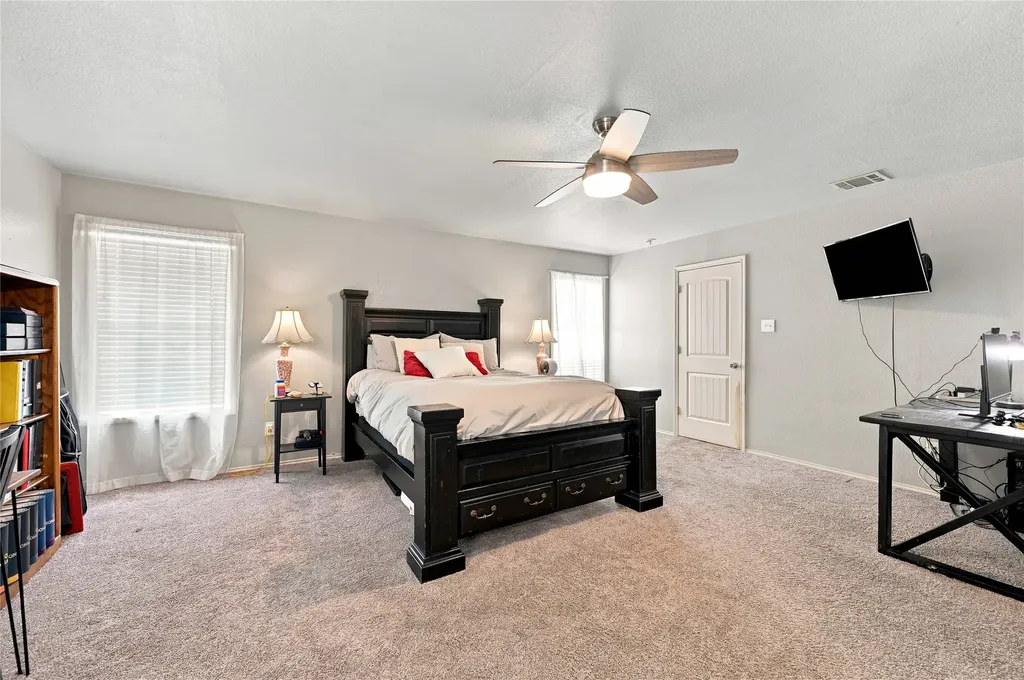 212 Cheyenne Drive Waxahachie TX 75165