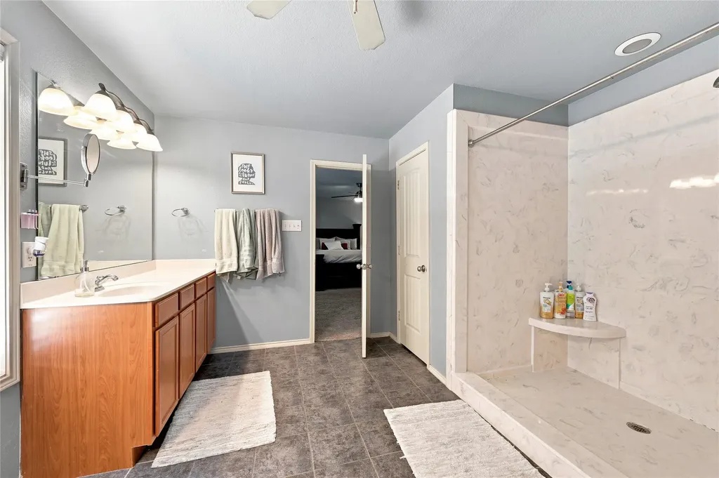 212 Cheyenne Drive Waxahachie TX 75165