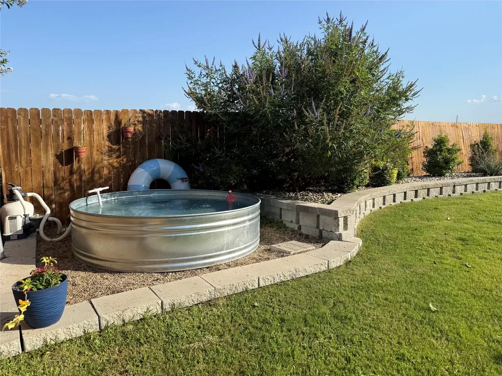 212 Cheyenne Drive Waxahachie TX 75165