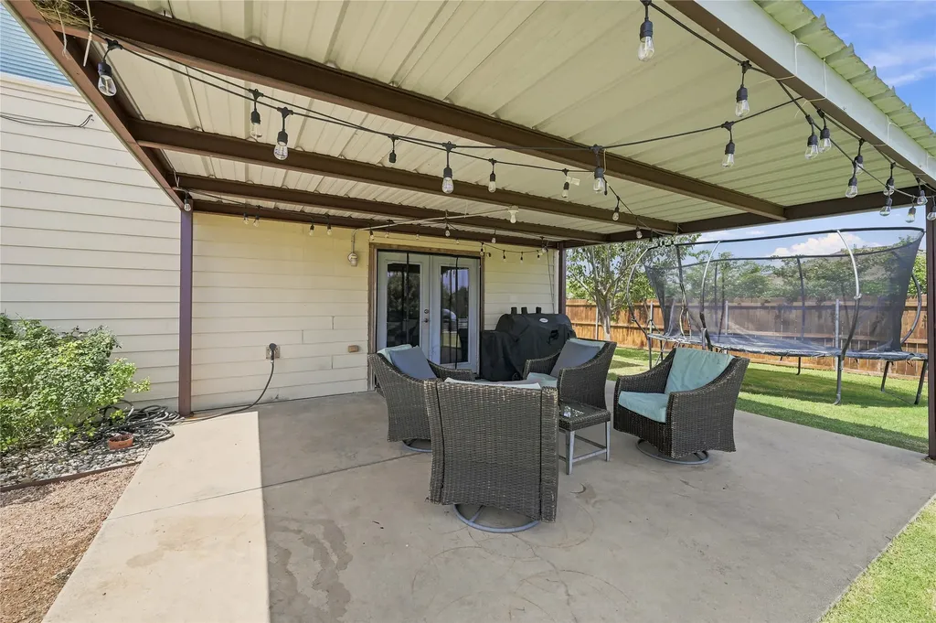 212 Cheyenne Drive Waxahachie TX 75165