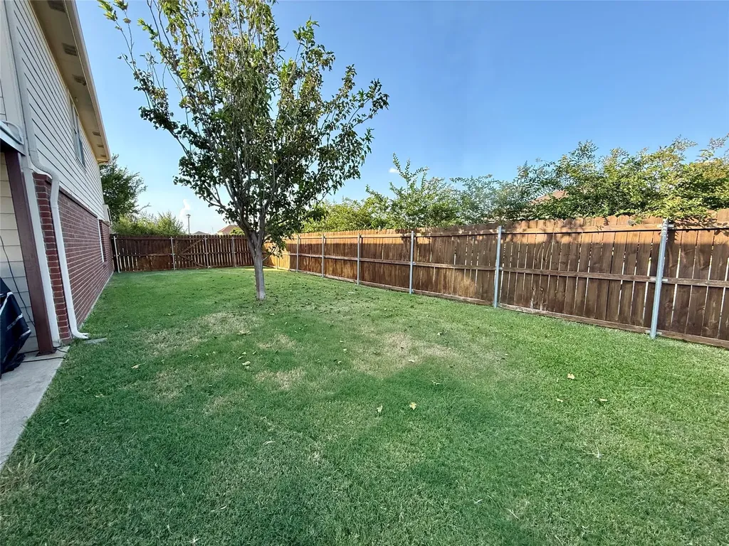 212 Cheyenne Drive Waxahachie TX 75165