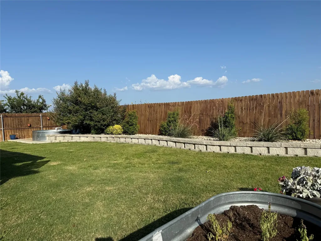 212 Cheyenne Drive Waxahachie TX 75165