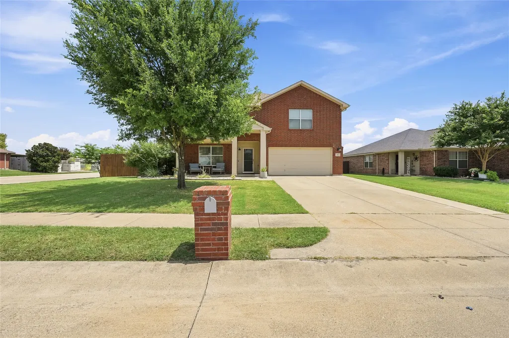 212 Cheyenne Drive Waxahachie TX 75165