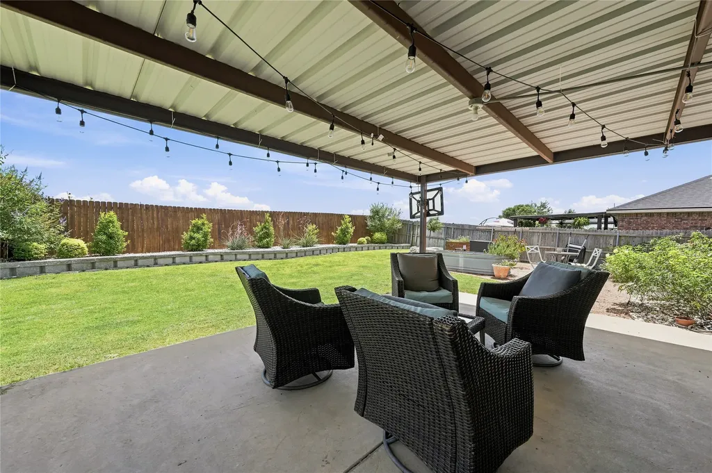 212 Cheyenne Drive Waxahachie TX 75165