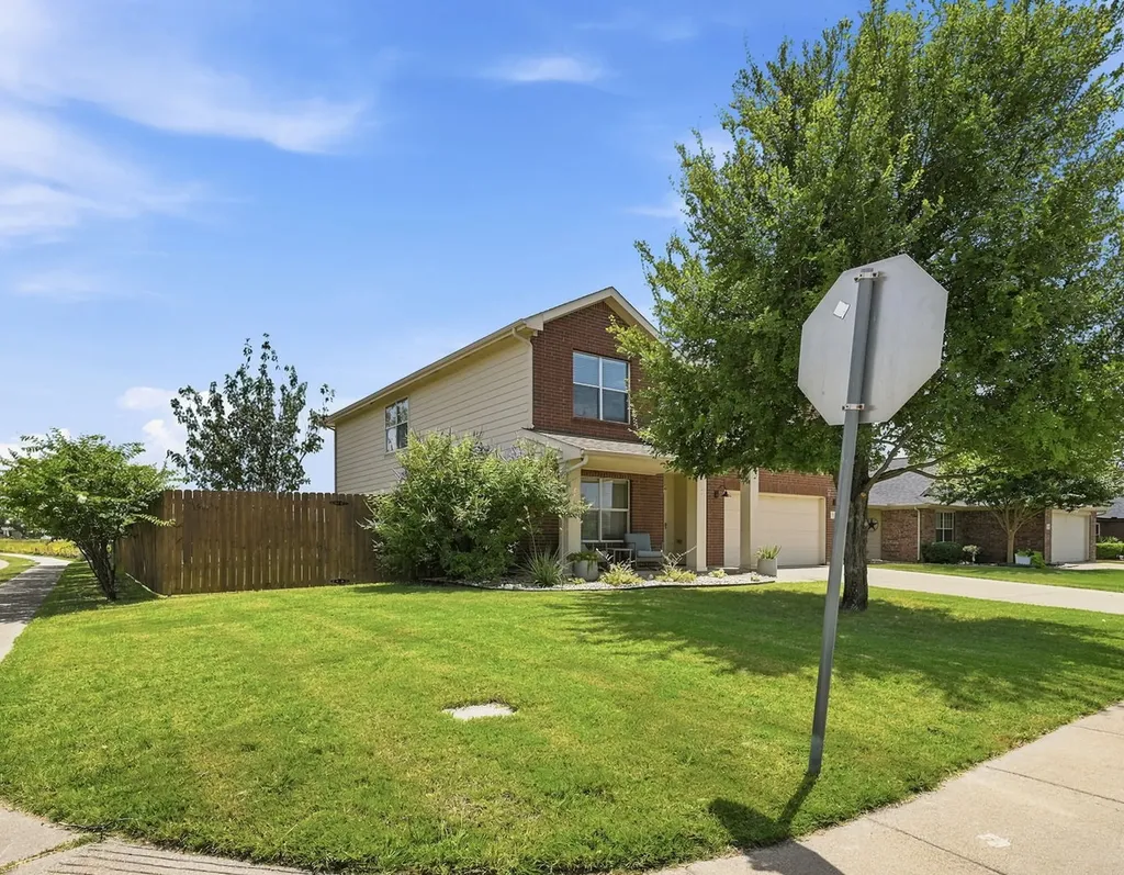 212 Cheyenne Drive Waxahachie TX 75165